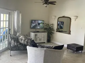 Remarkable 3-bed Villa in Christ Church - Image 5