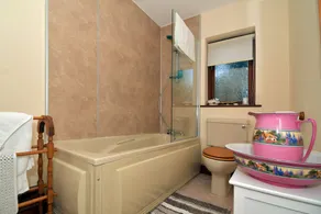 Erris Villa Bed And Breakfast - Image 4