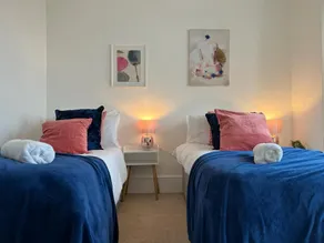 Seaside Retreat In Shoreham With Sauna & Spa Hire - Image 4
