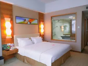 Dreamland Hotel Huizhou - Image 3