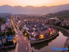 Ruiji Hotel (Yizhang Style Commercial Street) - Image 4