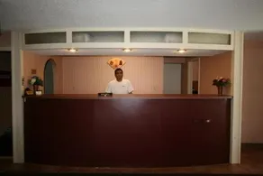 Executive Inn - Image 5