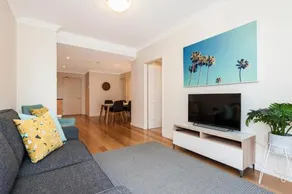 Colin Street Apartment - Image 5