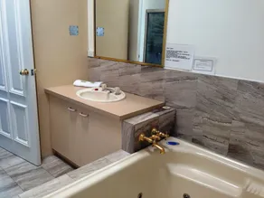 Aquarius Resort - Image 5