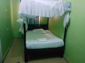 Triple T Hotel - Image 4