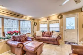 Cozy Lakefront Cottage Getaway Branson MO. - Image 5