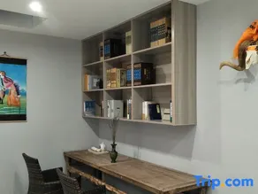 QSHAN GALLERY HOTEL - Image 3