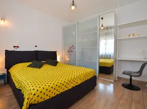 Radovani Peaceful and Serene Apartment With Terrace - Image 2