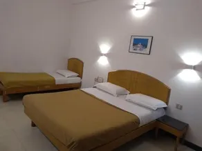 Kamat Executive Inn - Image 4