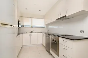 Northcliffe Apartments - Image 2
