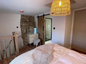 Charming 1-Bed Cottage in Brynmenyn - Image 2