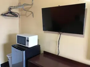 Travel Inn Pryor - Image 3