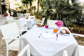 New Hotel Chiari - Image 4