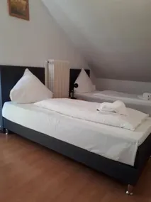 Inos Hotel & Taverne - Image 3
