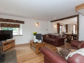 Rue Hayes Farm Barn - Image 3
