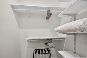 Stylish Downtown Unit With Historic Charm 3 Bedroom Apts - Image 5