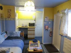 Dewolf Guest House - Image 1