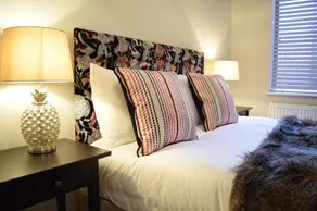 Geneva House Apartments - Image 2