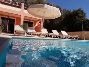 6 Emerald Bay - Image 3