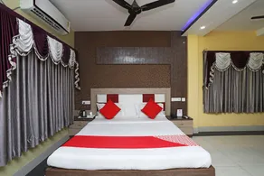 Hotel Tr Palace By OYO Rooms - Image 3