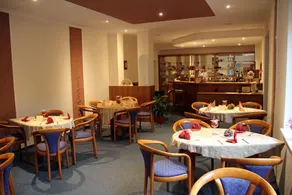 Hotel & Restaurant Parkschänke Zabeltitz - Image 4