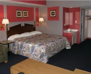 The Manor Motel - Image 4