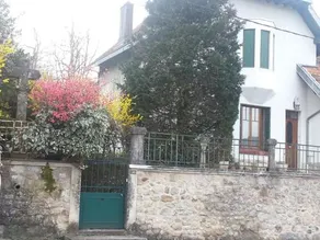 Belle Chambre Dans Maison Atypique - Image 5