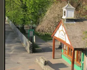 LakeSide House - Image 4