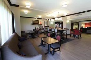 Hampton Inn Dyersburg - Image 5