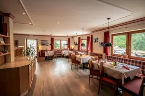 Hotel Cornelia - Image 2