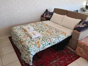 Tuggeranong Short Stay #07C Sleeps 6 - Image 3