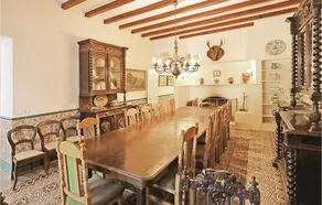 Thirteen bedroom Holiday Home In Vilanova Del Valles - Image 3