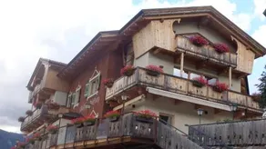 4 Bedroom Accommodation in Kartitsch - Image 5