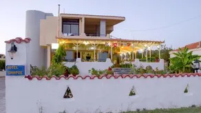 Omiros Hotel - Image 4