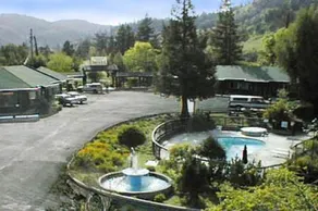 Sherwood Forest Motel - Image 3
