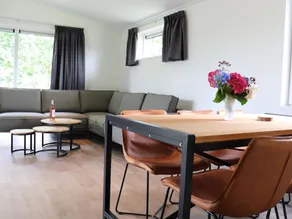 Spacious Chalet in a Rural Location Near Giethoorn - Image 4