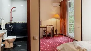 Hotel Orange - Image 3