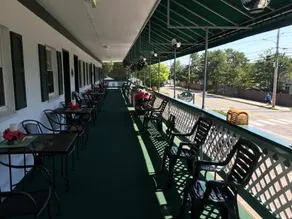 Crosswinds Motel & Cottages - Image 2