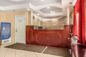 Econo Lodge Bradford - Image 2