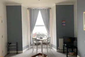 Beachfront Bolthole With Seaview in Idyllic Hythe - Image 5