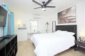 Tropical Getaway Studio-628B - Image 2