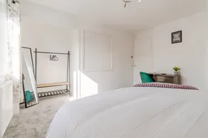 Newly Renovated 2-Bed Home in Newport - Image 3
