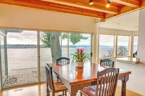 Four Stone Beach House - Image 4