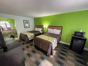 Econo Lodge Near Chesapeake Square - Image 2