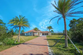 Stunning Luxury Mediterranean-style Private Oasis! - Image 4