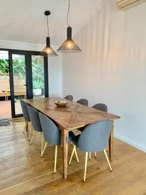 5 bedroom Terrigal beach home with district views - Image 5