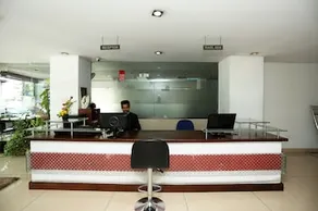 Hotel Veenu International - Image 4
