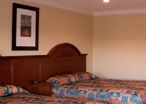 Budget Inn - Fairfield - Image 1