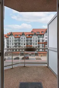 Modern apartment with sea view and parking - Image 3
