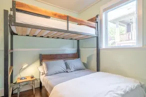 Travelers' House - Image 5
